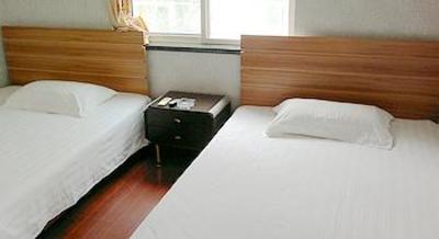 фото отеля Wolongpu Hostel