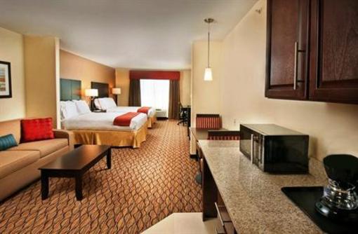 фото отеля Holiday Inn Express Hotel & Suites Pearsall