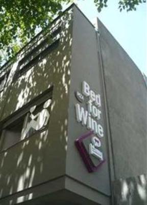 фото отеля Bed for Wine Hostel