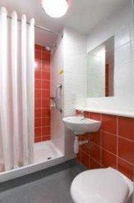 фото отеля Travelodge Farnborough Central