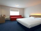 фото отеля Travelodge Farnborough Central