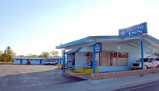 фото отеля Carrizo Springs Executive Inn