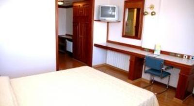 фото отеля Hotel Renar