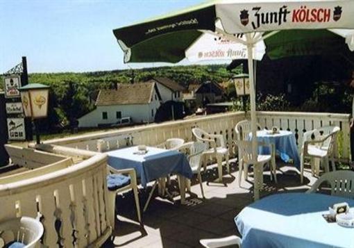 фото отеля Cafe & Restaurant Zum Vischeltal