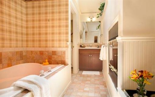 фото отеля Wooden Duck B&B