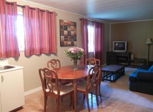 фото отеля Malahat Bungalows Motel