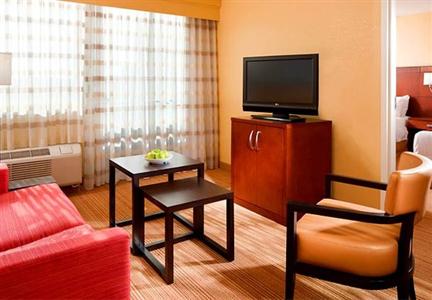 фото отеля Courtyard by Marriott Arlington Rosslyn
