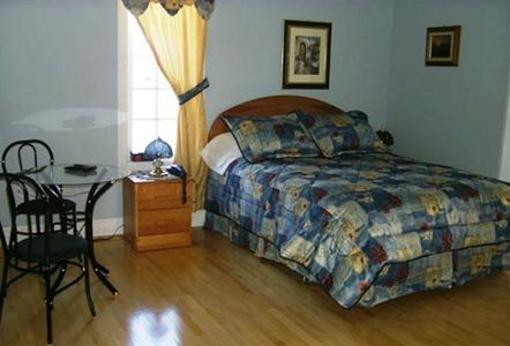 фото отеля A1 Lakeview Bed & Breakfast Halifax