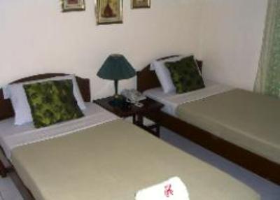 фото отеля Honeycomb Tourist Inn