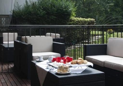 фото отеля Bed&Garden Hotel Garbagnate Milanese