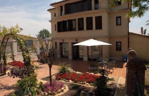 фото отеля Hostal Infanta Dona Leonor Villalcazar de Sirga