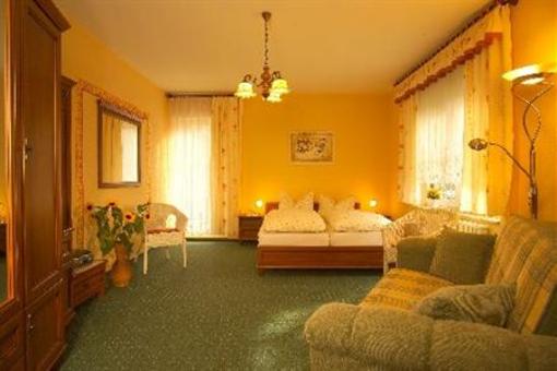 фото отеля Landhotel Kummerower Hof