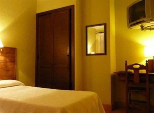 фото отеля Hostal Real San Juan del Puerto