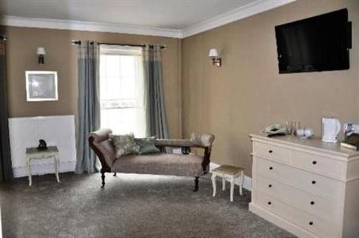 фото отеля Lansdowne Strand Hotel