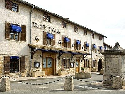 фото отеля Hotel Tante Yvonne Quincieux