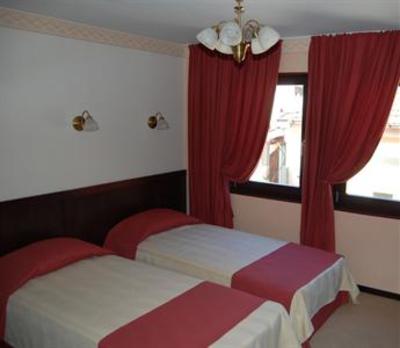 фото отеля House Diona