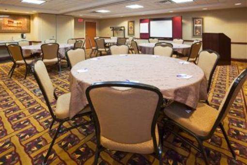 фото отеля Holiday Inn Express Hotel & Suites Mitchell