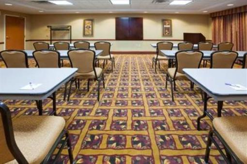 фото отеля Holiday Inn Express Hotel & Suites Mitchell