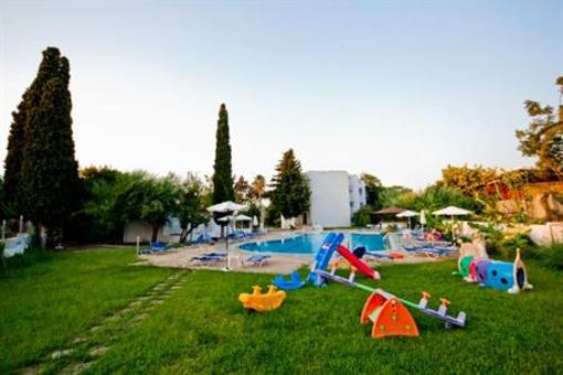 фото отеля Theodorou Beach Hotel