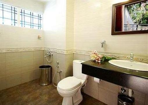 фото отеля Town House Kochi
