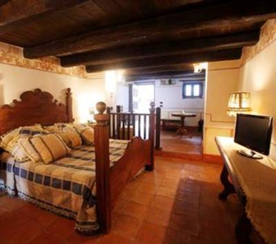 фото отеля Castello di Limatola - Relais Chateau