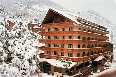 фото отеля Hotel Rutllan