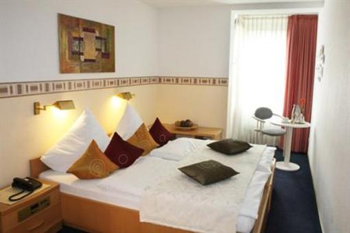 фото отеля Hotel Pilar Garni