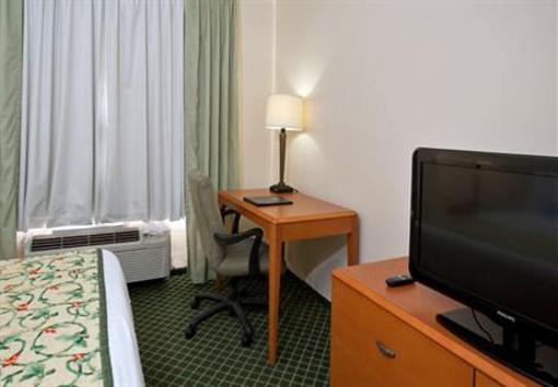 фото отеля Fairfield Inn Pensacola