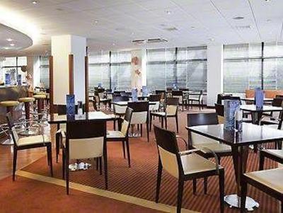 фото отеля Novotel Madrid Puente de la Paz