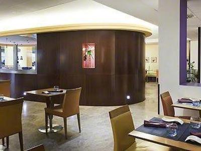 фото отеля Novotel Madrid Puente de la Paz