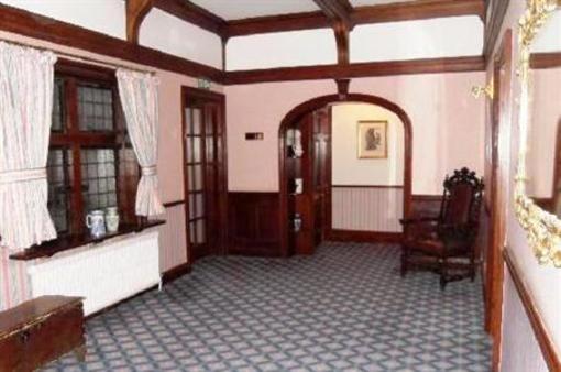 фото отеля Montagu Arms Hotel