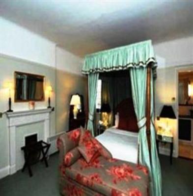 фото отеля Montagu Arms Hotel