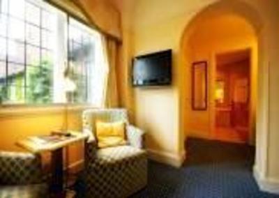 фото отеля Montagu Arms Hotel