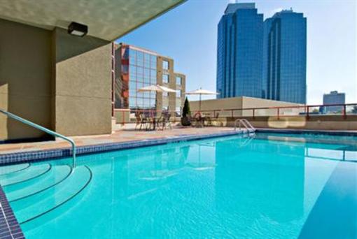 фото отеля Holiday Inn Express Hotel Vancouver Metrotown