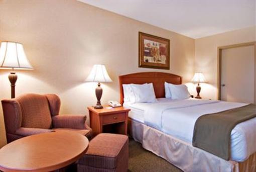 фото отеля Holiday Inn Express Hotel Vancouver Metrotown