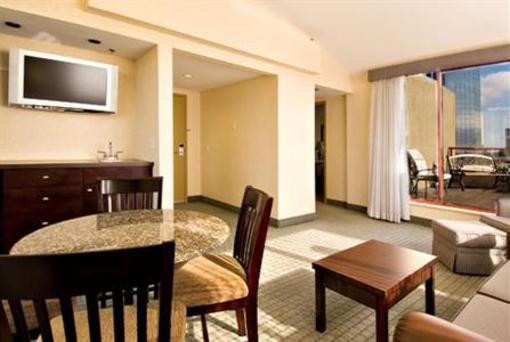 фото отеля Holiday Inn Express Hotel Vancouver Metrotown