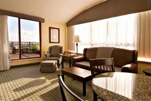 фото отеля Holiday Inn Express Hotel Vancouver Metrotown