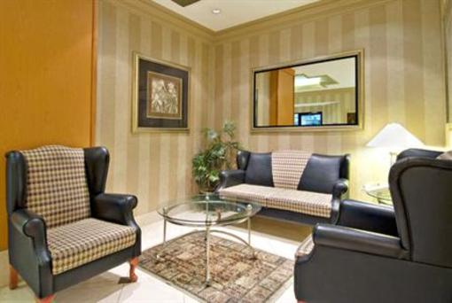 фото отеля Holiday Inn Express Hotel Vancouver Metrotown