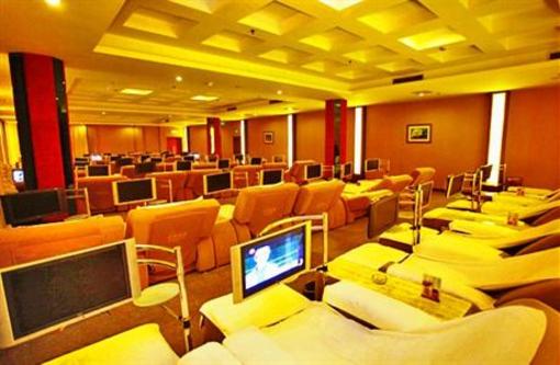 фото отеля Century Crown Hotel