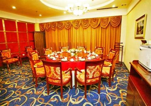фото отеля Century Crown Hotel