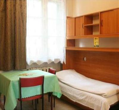 фото отеля Dizzy Daisy Poznan Hostel