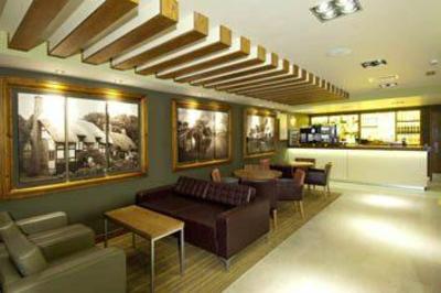 фото отеля Premier Inn Stratford Upon Avon Central