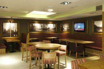 фото отеля Premier Inn Stratford Upon Avon Central