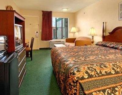 фото отеля Super 8 Westminster