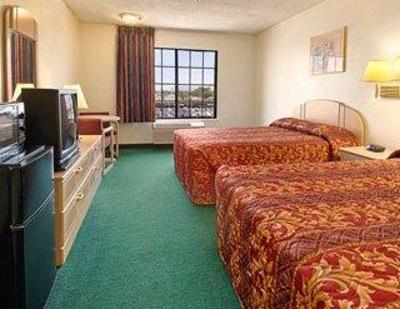 фото отеля Super 8 Westminster