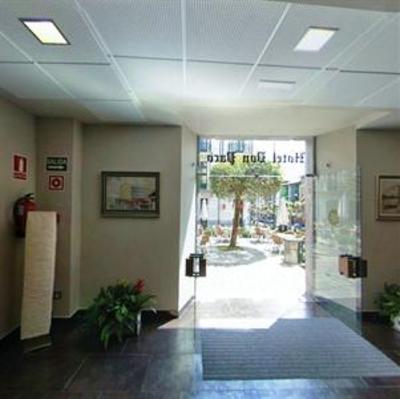 фото отеля Hotel Don Paco Llanes