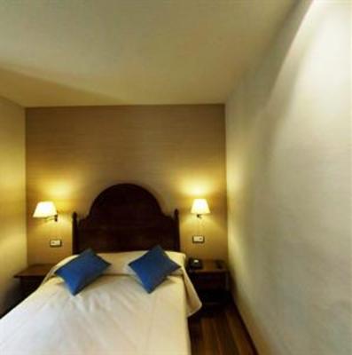фото отеля Hotel Don Paco Llanes