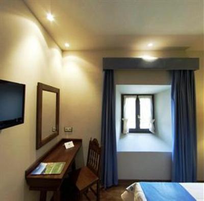фото отеля Hotel Don Paco Llanes
