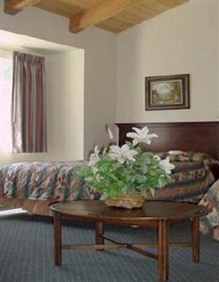 фото отеля Bide A Wee Inn & Cottages Pacific Grove