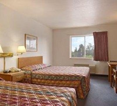 фото отеля Super 8 Motel Big Rapids